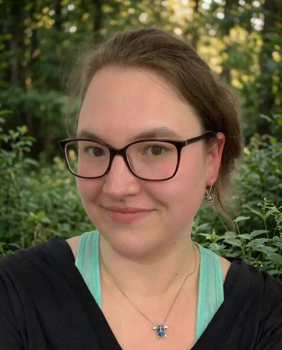 Portrait von Stephanie Kreppel in der Natur